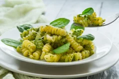 Adventure Menu fusilli se špenátem a vlašskými ořechy 600g